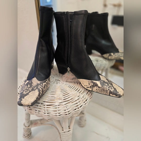 Steve Madden Shoes - Steve Madden Black and White Heeled Boots